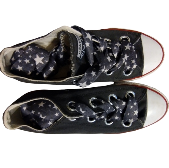 EUC like new! Gray low top all star converse with burgundy wide star laces - Picture 3 of 8